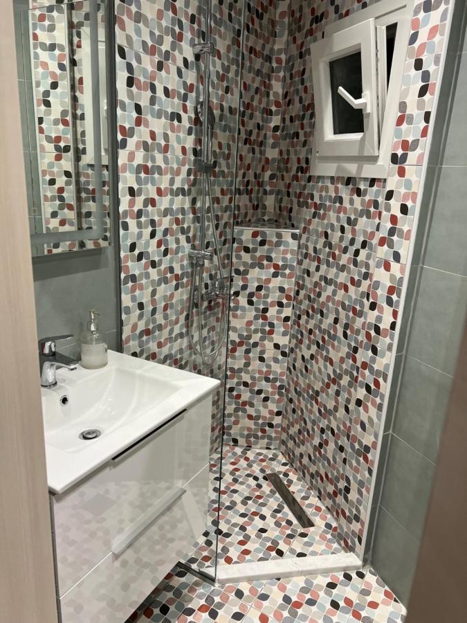 Km53 Luxury Apartments 테살로니키 외부 사진